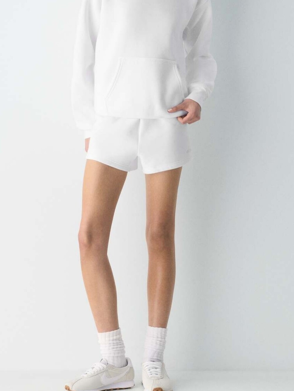 TNA Aritzia Tna Cozy Fleece Perfect Shorts Size: Small